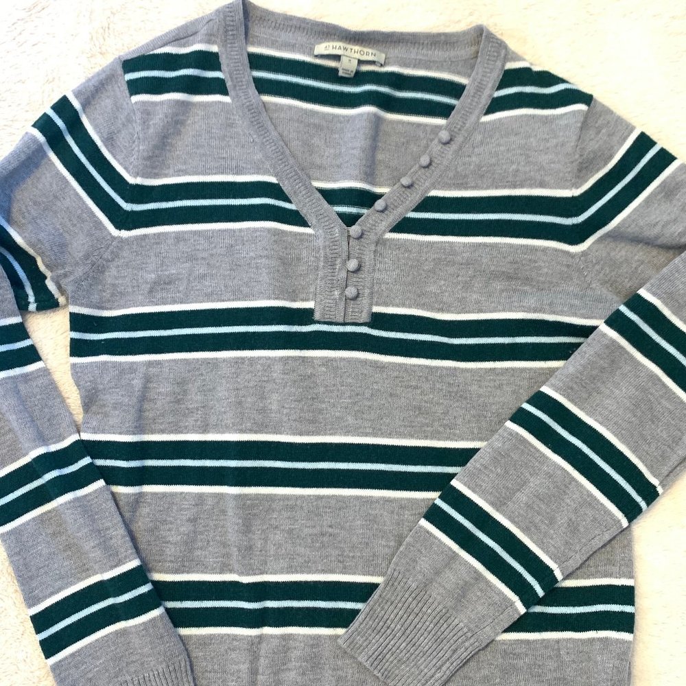 41 Hawthorn Louanna Extended Placket Henley M